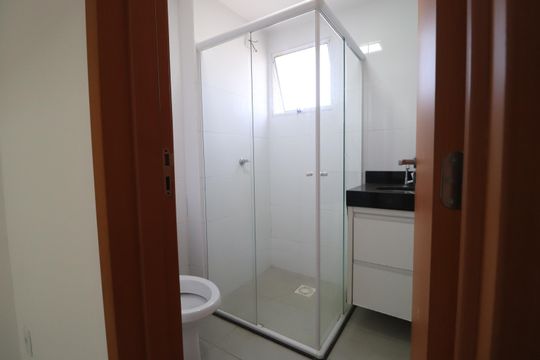 Banheiro Social de apartamento para alugar com 2 quartos, 67m² em Novo Mundo, Uberlândia