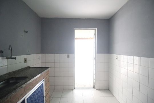 Cozinha de casa de condomínio para alugar com 2 quartos, 70m² em Rocha Sobrinho, Mesquita