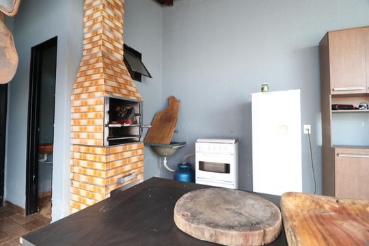 Churrasqueira de casa para alugar com 3 quartos, 250m² em Jardim Patricia, Uberlândia