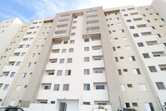 Fachada de apartamento para alugar com 2 quartos, 65m² em Segismundo Pereira, Uberlândia
