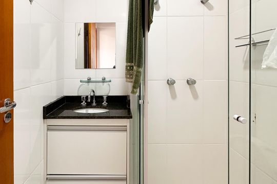 Banheiro Social de apartamento à venda com 2 quartos, 54m² em Baeta Neves, São Bernardo do Campo