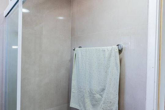 Banheiro suite de apartamento à venda com 2 quartos, 85m² em Jardim Santo Elias, São Paulo