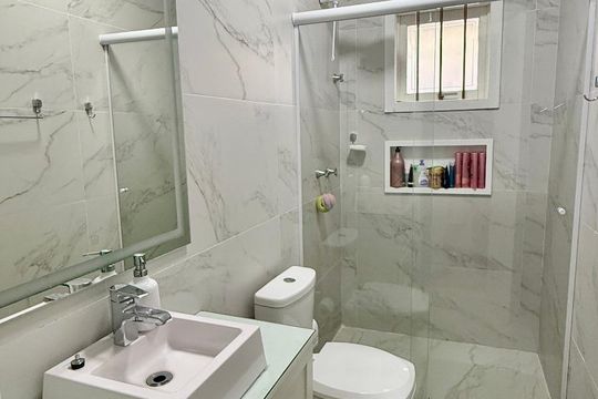 Banheiro 2 de casa à venda com 3 quartos, 82m² em Mato Grande, Canoas