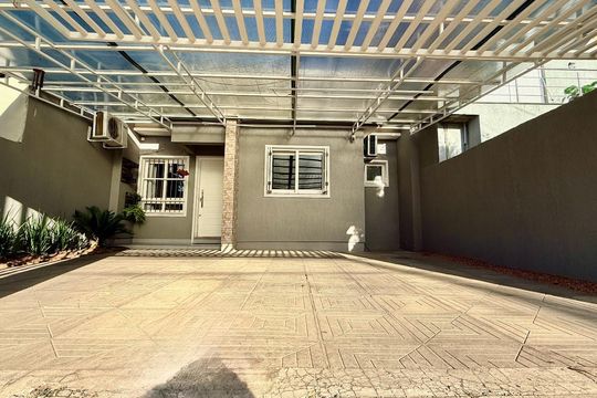 Casa à venda com 3 quartos, 82m² em Mato Grande, Canoas