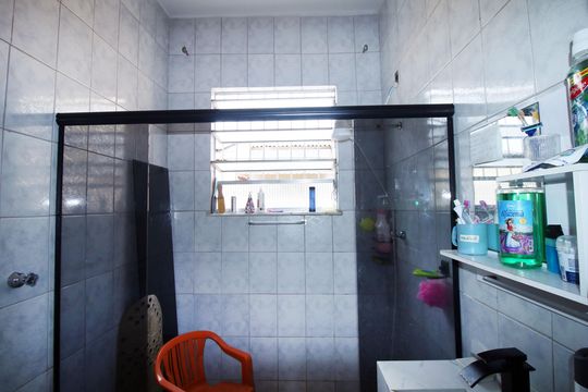 Banheiro de casa à venda com 2 quartos, 80m² em Vila da Penha, Rio de Janeiro