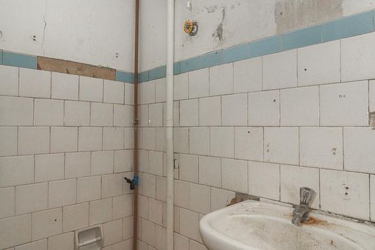 Banheiro de apartamento para alugar com 0 quarto, 25m² em Floresta, Porto Alegre