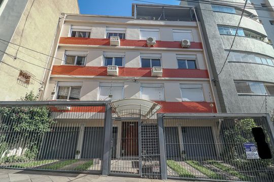 Fachada de apartamento para alugar com 0 quarto, 25m² em Floresta, Porto Alegre