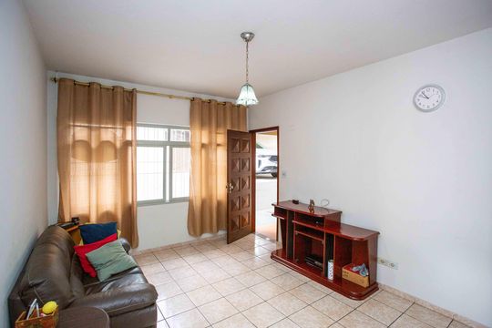 Casa à venda com 3 quartos, 214m² em Eldorado, Diadema