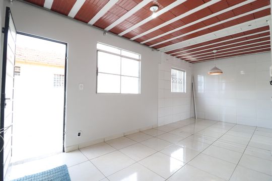 Sala de casa para alugar com 3 quartos, 150m² em Presidente Roosevelt, Uberlândia