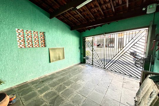Garagem  de casa à venda com 3 quartos, 149m² em Jardim Soraia, São Paulo
