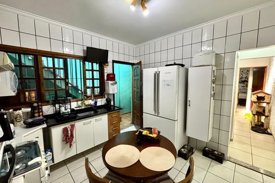 Cozinha  de casa à venda com 3 quartos, 149m² em Jardim Soraia, São Paulo