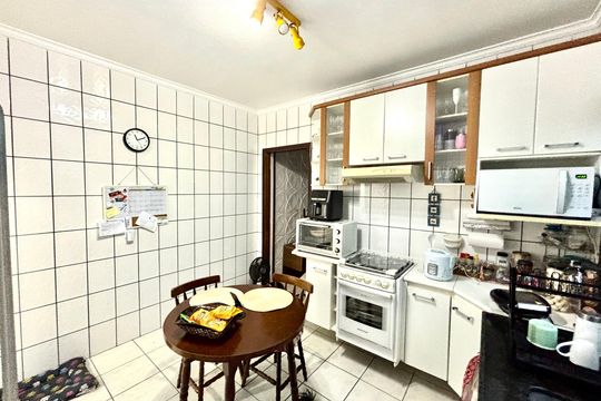 Cozinha  de casa à venda com 3 quartos, 149m² em Jardim Soraia, São Paulo