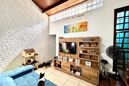 Sala  de casa à venda com 3 quartos, 149m² em Jardim Soraia, São Paulo