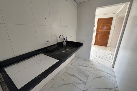 Cozinha de apartamento para alugar com 2 quartos, 52m² em Cidade Líder, São Paulo