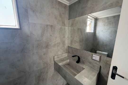 Banheiro de apartamento para alugar com 2 quartos, 52m² em Cidade Líder, São Paulo