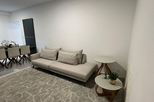 Hall de apartamento para alugar com 3 quartos, 97m² em Vila Augusta, Sorocaba