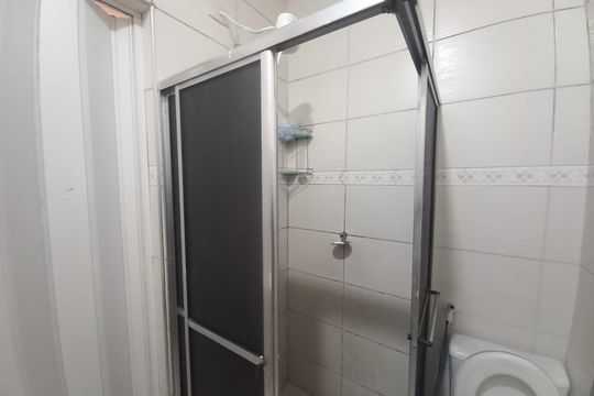 Banheiro de apartamento à venda com 2 quartos, 43m² em Santa Ifigênia, São Paulo