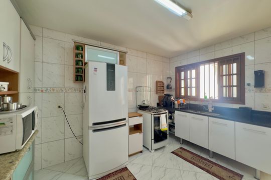 Cozinha de casa para alugar com 4 quartos, 167m² em Jardim Vila Galvao, Guarulhos