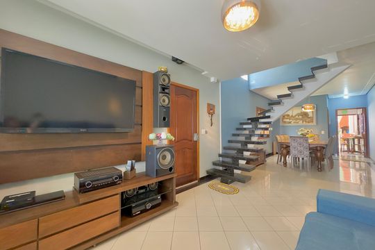 Sala de casa para alugar com 4 quartos, 167m² em Jardim Vila Galvao, Guarulhos