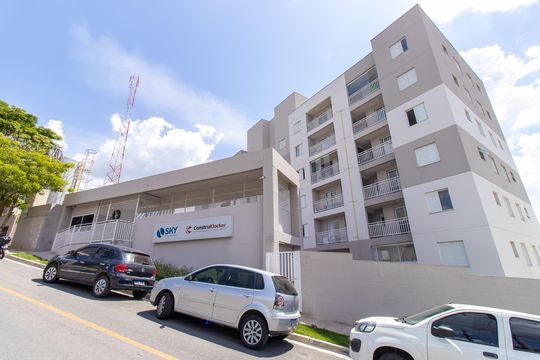 Fachada do condomínio de apartamento para alugar com 2 quartos, 50m² em Jardim Pioneira, Cotia