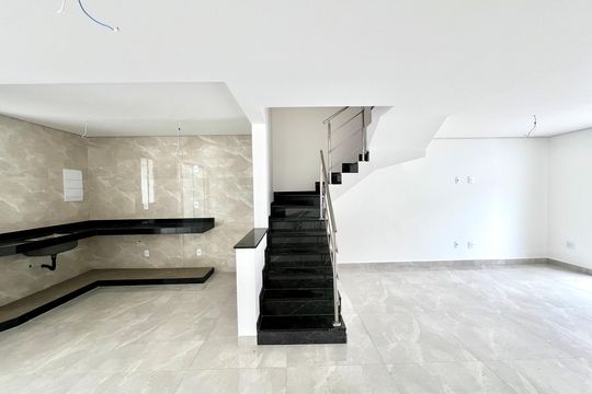 Sala de casa à venda com 3 quartos, 160m² em Santa Branca, Belo Horizonte