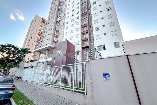 Fachada com Plaquinha de apartamento à venda com 2 quartos, 45m² em Tatuapé, São Paulo