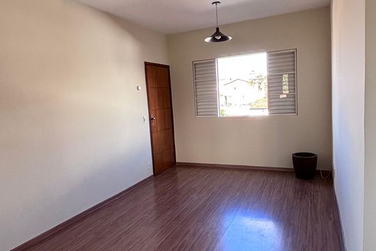 Sala de apartamento à venda com 2 quartos, 56m² em Ana Lúcia, Belo Horizonte