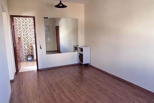 Sala de apartamento à venda com 2 quartos, 56m² em Ana Lúcia, Belo Horizonte