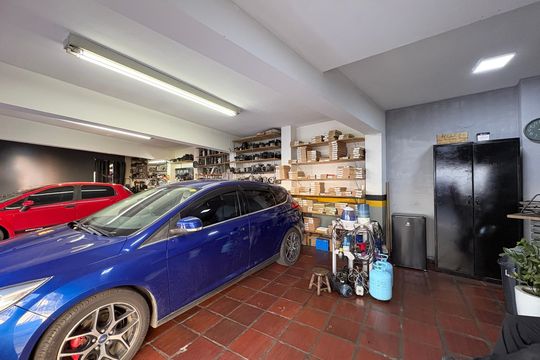 Garagem de casa para alugar com 5 quartos, 491m² em Vila Comercial, São Paulo