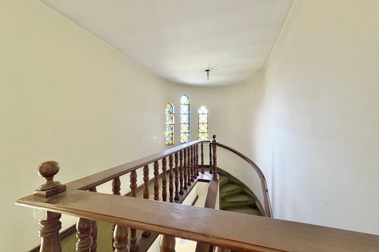 Escada/ Hall para os Quartos  de casa para alugar com 5 quartos, 491m² em Vila Comercial, São Paulo