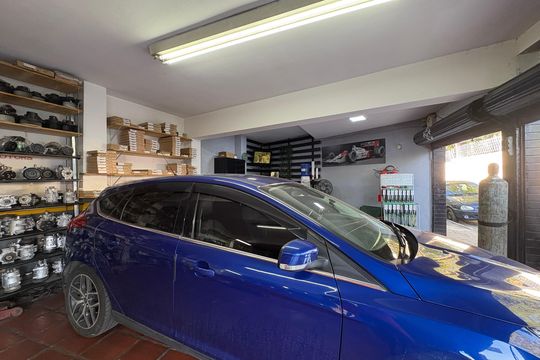 Garagem de casa para alugar com 5 quartos, 491m² em Vila Comercial, São Paulo