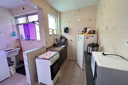Cozinha de apartamento para alugar com 2 quartos, 62m² em Cavalcanti, Rio de Janeiro