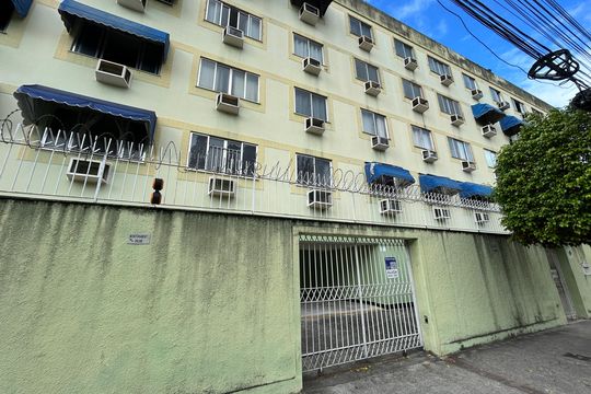 Fachada de apartamento para alugar com 2 quartos, 62m² em Cavalcanti, Rio de Janeiro