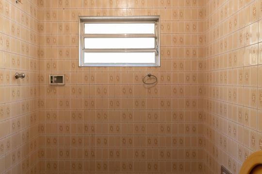 Banheiro 2 de casa à venda com 4 quartos, 220m² em Vila Dalila, São Paulo