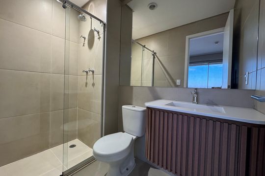 Banheiro de apartamento para alugar com 1 quarto, 32m² em Centro, Osasco
