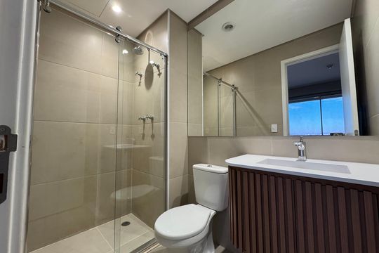 Banheiro de apartamento para alugar com 1 quarto, 32m² em Centro, Osasco