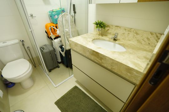 Banheiro da Suíte 2 de apartamento à venda com 3 quartos, 114m² em Setor Bueno, Goiânia