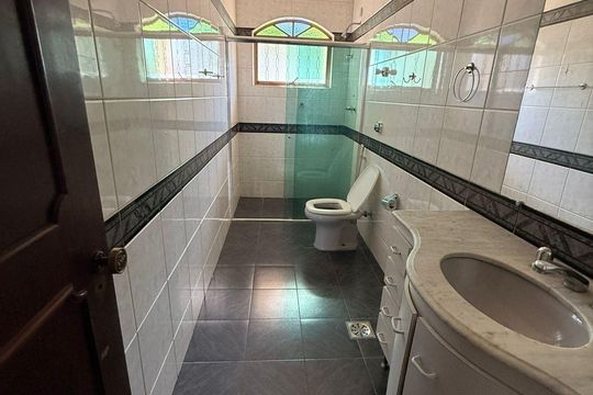 Banheiro de casa para alugar com 3 quartos, 200m² em Boa Vista, Belo Horizonte