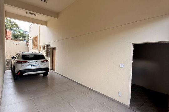 Garagem de casa para alugar com 3 quartos, 200m² em Boa Vista, Belo Horizonte