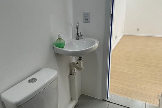 Banheiro de apartamento para alugar com 2 quartos, 39m² em Parque das Nações, Santo André