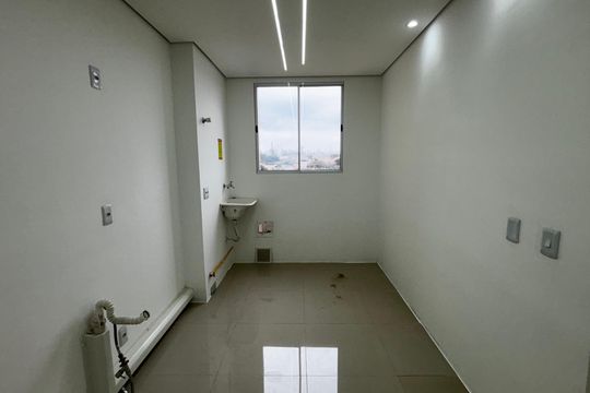 Cozinha e Área de Serviço de apartamento para alugar com 2 quartos, 39m² em Parque das Nações, Santo André