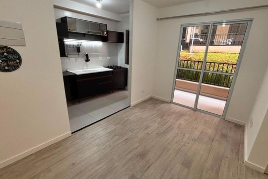 Sala de apartamento para alugar com 2 quartos, 42m² em Jardim da Gloria, Cotia