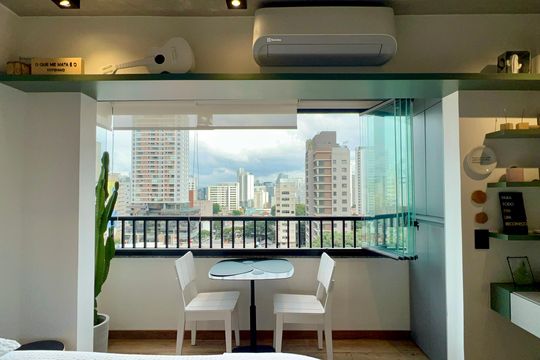 Varanda de kitnet/studio para alugar com 1 quarto, 25m² em Pinheiros, São Paulo