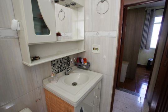 Banheiro de apartamento à venda com 2 quartos, 50m² em Jacarepaguá, Rio de Janeiro