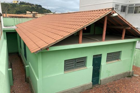 Fachada de casa à venda com 4 quartos, 360m² em Higienópolis, Rio de Janeiro