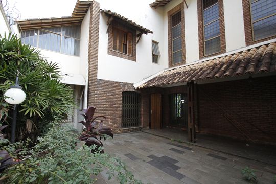 Área comum de casa para alugar com 5 quartos, 390m² em Belvedere, Belo Horizonte