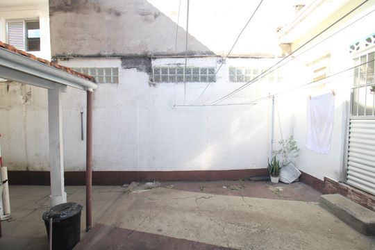 Área externa de casa à venda com 3 quartos, 140m² em Vila Espanhola, São Paulo