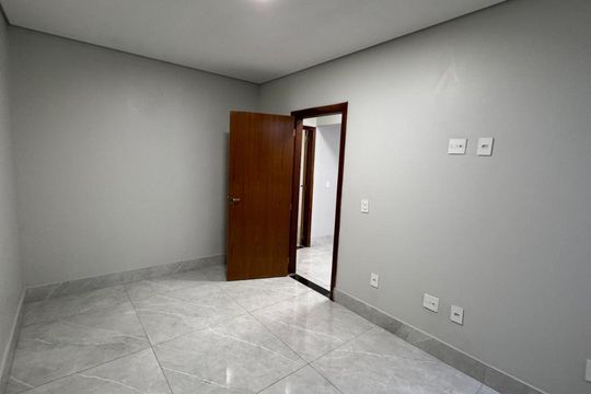 Quarto 2  de casa à venda com 3 quartos, 200m² em Colônia Agrícola Samambaia, Brasília