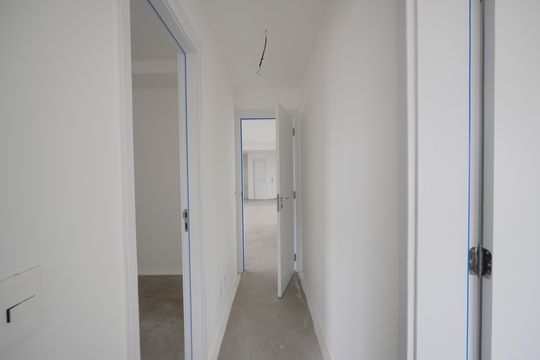 Corredor de apartamento à venda com 3 quartos, 140m² em Vila Mariana, São Paulo