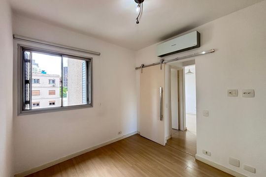 Quarto 2 de apartamento para alugar com 2 quartos, 60m² em Indianópolis, São Paulo